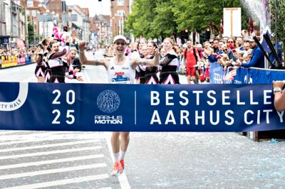 Carolien Millenaar, der er opvokset i Sørvad, vandt søndag Aarhus City Half. For 14 dage siden blev hun dansk mester på samme distance.