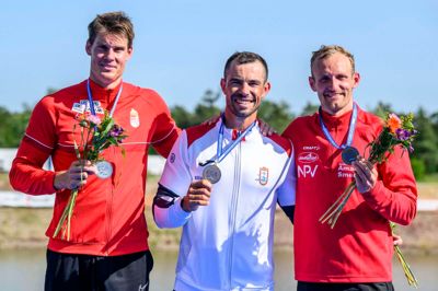 Mads Brandt Pedersen (t.h.) var med til at skabe en tæt finale på 5000 meter, hvor han akkurat blev slået af sine konkurrenter fra Portugal og Ungarn.