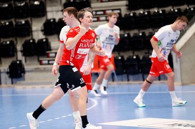 Matias Helt Jepsen knytter næven efter en scoring på banen. Fremover vil den 37-årige playmaker også forsøge hjælpe holdkammeraterne i HCM til flere succesoplevelser med gode råd og træningsøvelser som assistenttræner.