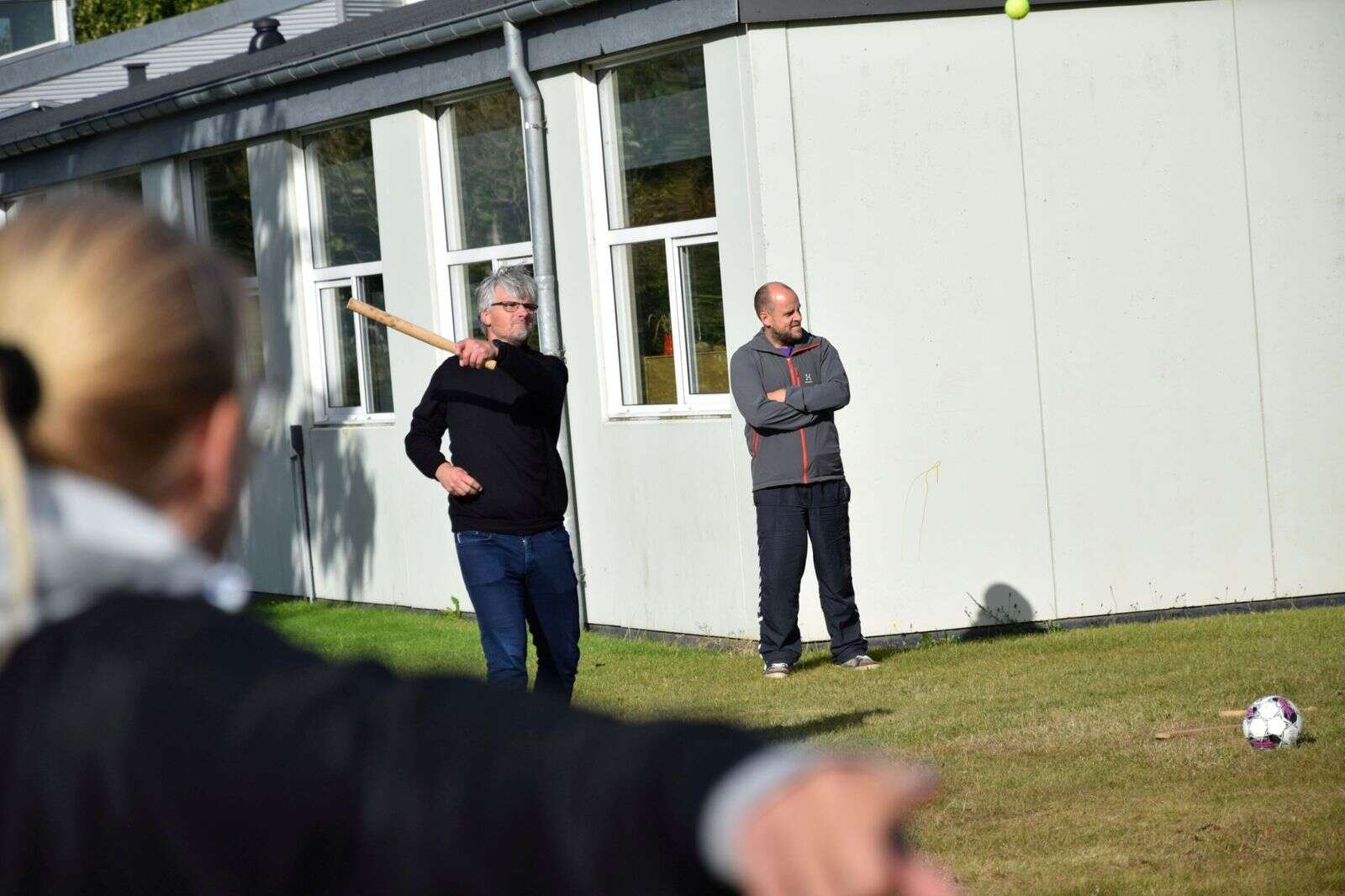 Skoleleder Søren Borup og resten af personalet slog torsdag et slag for trivslen på Sparkær Skole. Det gør de igen den kommende torsdag på Mønsted Skole, hvor Søren Borup også er skoleleder. Foto: Henrik Bagge