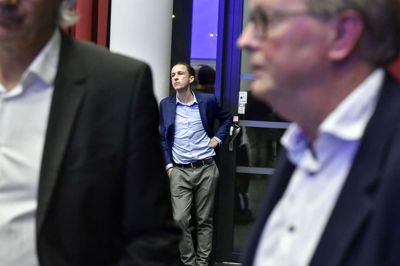 Mads Panny (S), Viborg, fik som borgmesterkandidat et flot personligt kommunalvalg i 2021, men endte alligevel med at spille andenviolin efter borgmester Ulrik Wilbek (V). Nu er Panny ikke længere borgmesterkandidat og skal som nummer 11 på Socialdemokratiets kandidatliste også klare sig selv, da partiet denne gang stiller op ved partiliste, som favoriserer de øverste kandidater med listestemmer. Det burde heller ikke blive noget problem for Panny, da han minimum plejer at lave et par tusinde stemmer.