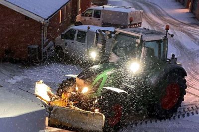 Kommunen tilstræber, at større lokalveje i byer, lokalveje på landet, busruter, større p-pladser og gågader holdes farbare klokken 6-22. Foto: Viborg Kommune