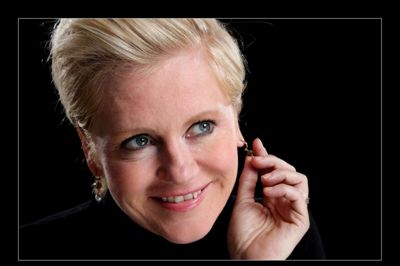 Stoholm Kirke danner rammen, når Trine Gadeberg søndag den 7. april giver koncert sammen med en duo. Pressefoto