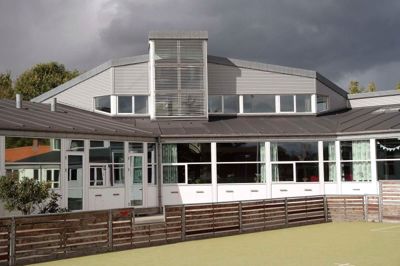 Bestyrelsen for Fjends Friskole inviterer sammen med resten af bestyrelsen til åbent hus her på Sparkær Skole søndag den 18. januar.