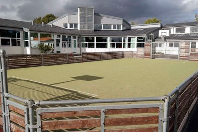 Fjends Friskole starter til august her på Sparkær Skole, og i den anledning holdt man søndag den 18. januar åbent hus.
