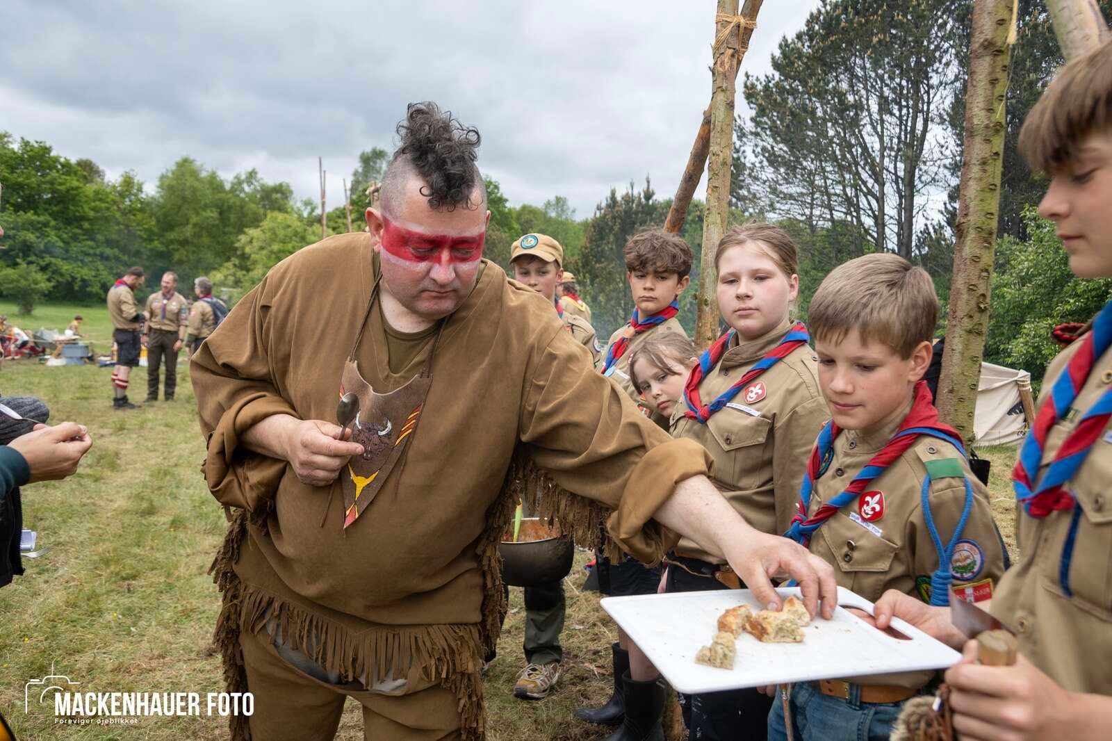 Jens Langkniv Gruppen i Sparkær inviterede resten af De Gule Spejdere i Danmark på indianerlejr ved Birkesø i kristi himmelfartsferien. Foto: Jacob Mackenhauer