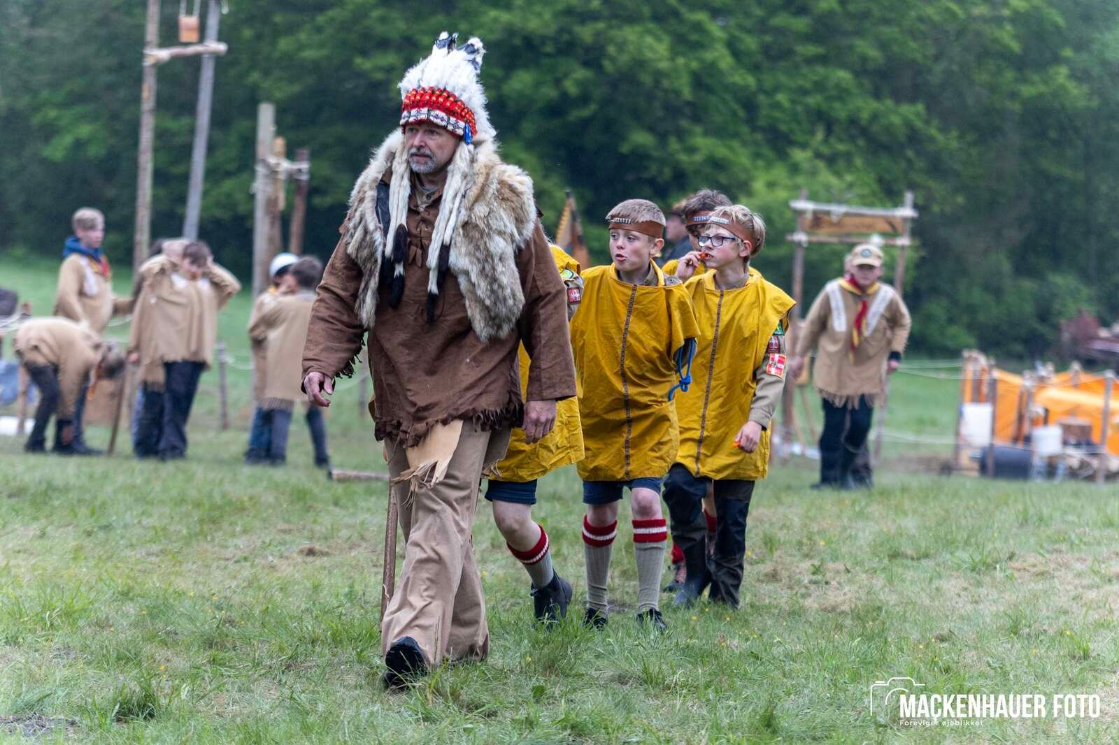 Jens Langkniv Gruppen i Sparkær inviterede resten af De Gule Spejdere i Danmark på indianerlejr ved Birkesø i kristi himmelfartsferien. Foto: Jacob Mackenhauer