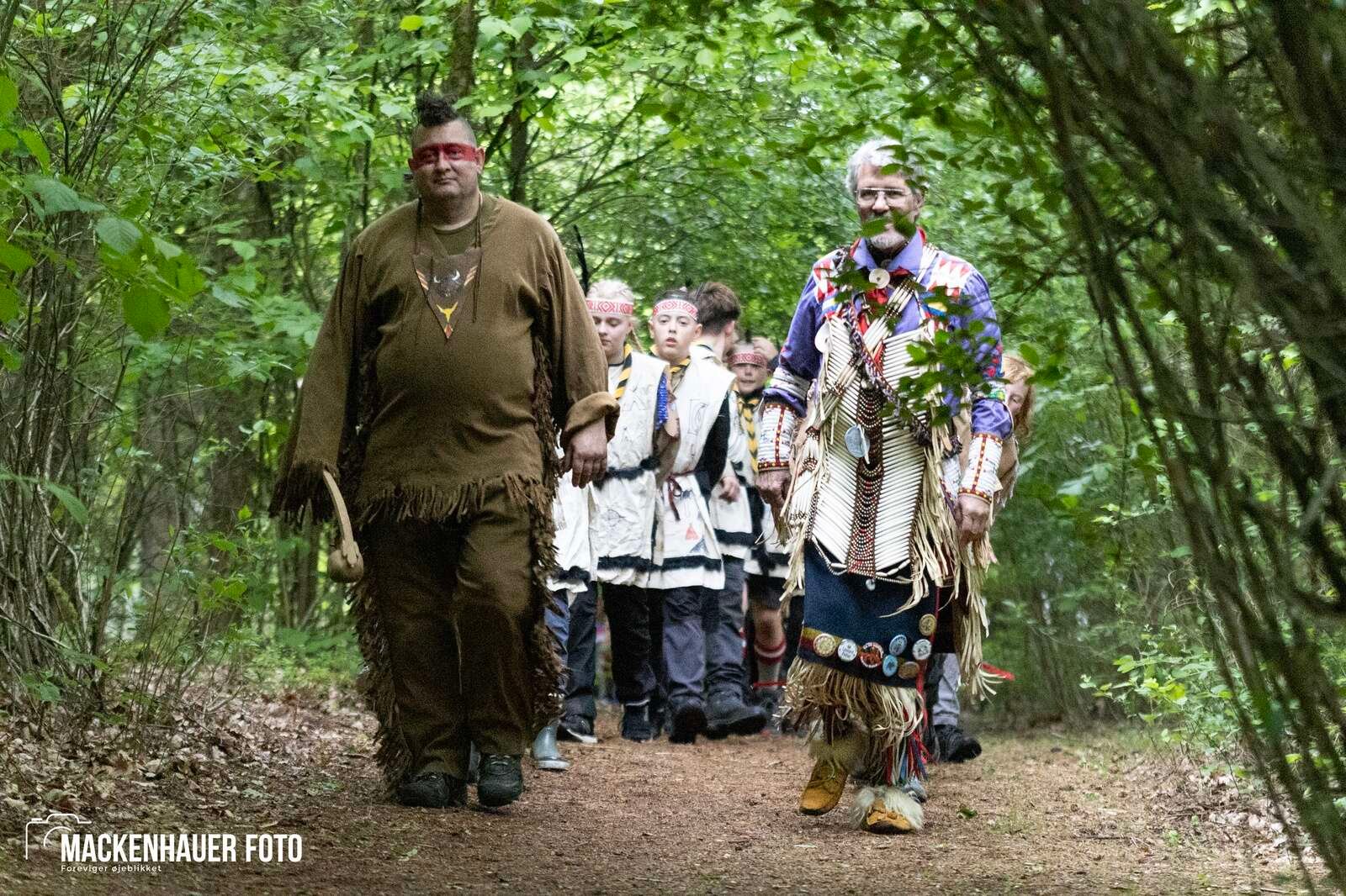 Jens Langkniv Gruppen i Sparkær inviterede resten af De Gule Spejdere i Danmark på indianerlejr ved Birkesø i kristi himmelfartsferien. Foto: Jacob Mackenhauer