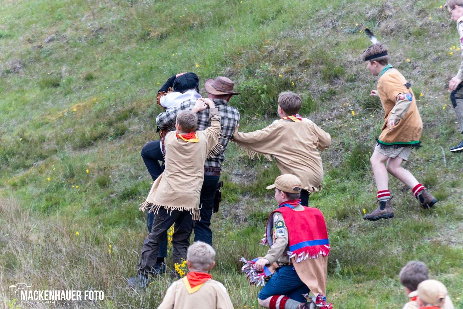 Jens Langkniv Gruppen i Sparkær inviterede resten af De Gule Spejdere i Danmark på indianerlejr ved Birkesø i kristi himmelfartsferien. Foto: Jacob Mackenhauer