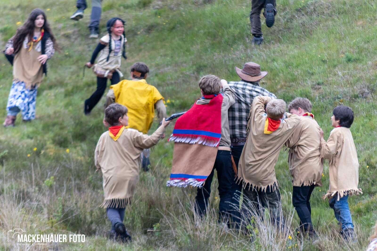 Jens Langkniv Gruppen i Sparkær inviterede resten af De Gule Spejdere i Danmark på indianerlejr ved Birkesø i kristi himmelfartsferien. Foto: Jacob Mackenhauer