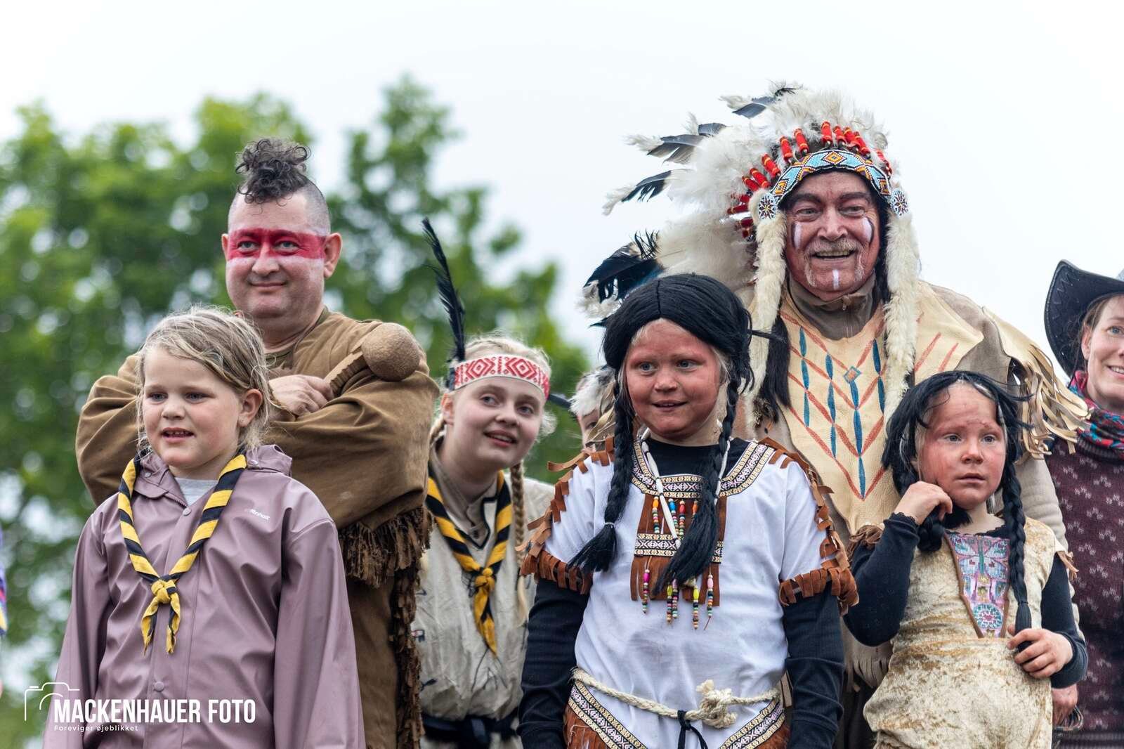Jens Langkniv Gruppen i Sparkær inviterede resten af De Gule Spejdere i Danmark på indianerlejr ved Birkesø i kristi himmelfartsferien. Foto: Jacob Mackenhauer