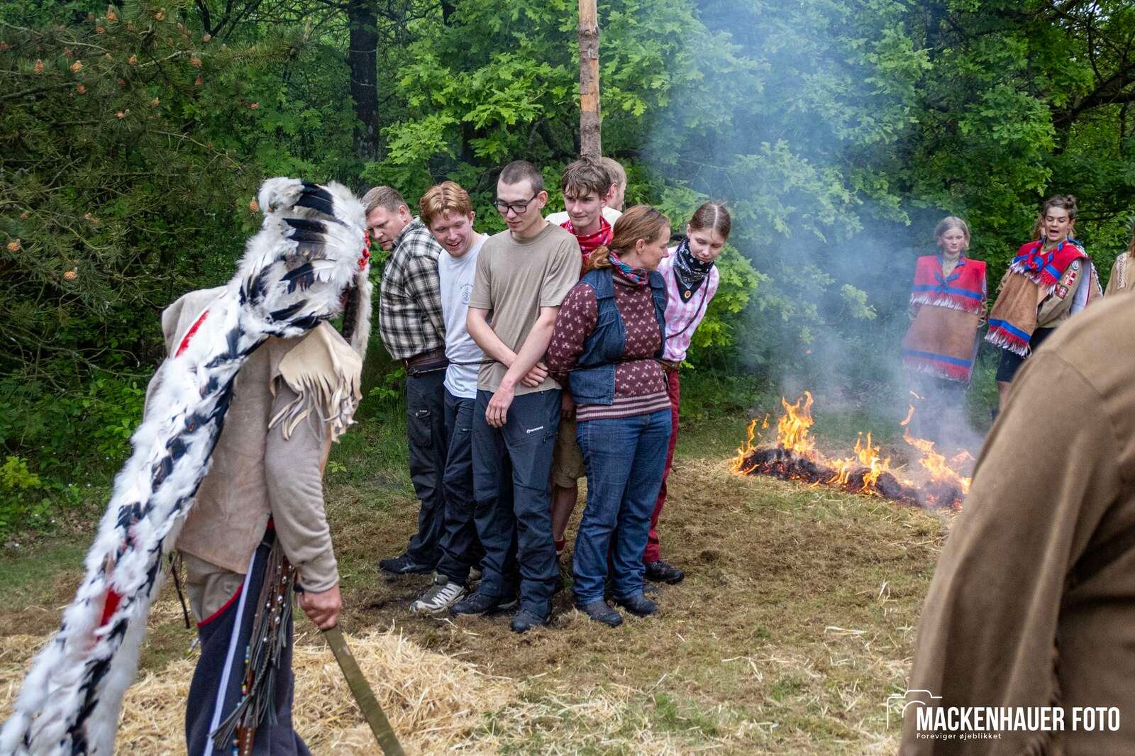 Jens Langkniv Gruppen i Sparkær inviterede resten af De Gule Spejdere i Danmark på indianerlejr ved Birkesø i kristi himmelfartsferien. Foto: Jacob Mackenhauer