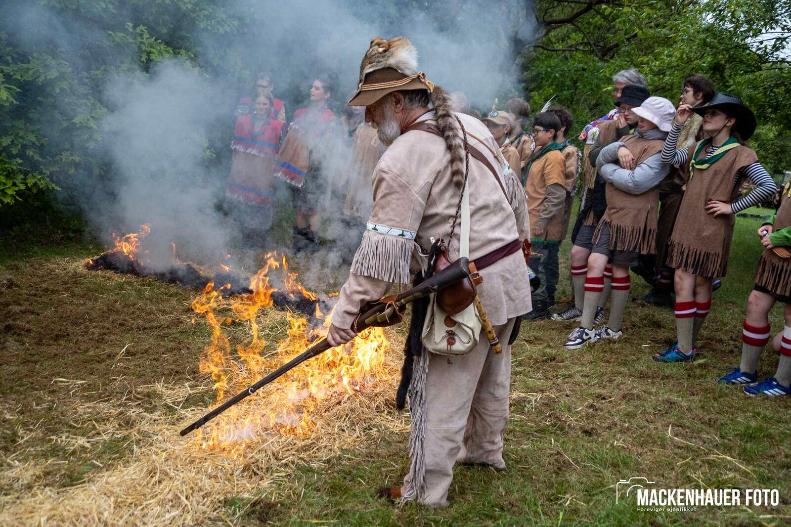 Jens Langkniv Gruppen i Sparkær inviterede resten af De Gule Spejdere i Danmark på indianerlejr ved Birkesø i kristi himmelfartsferien. Foto: Jacob Mackenhauer