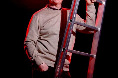 Teaterleder Michael Asmussen fra Herning Ny Teater jubler over, at der tilfalder teatret 500.000 kroner fra de kulturelle udlodningsmidler.