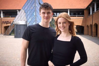 Ellen Fjord og Rasmus Sønderberg Snedker, der spiller henholdsvis Sandy og Danny Zuko.