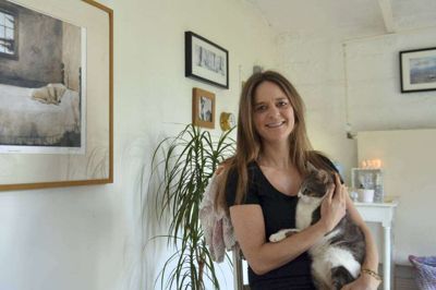 Elliine Hareholm er nystartet dyreclairvoyant ved Sparkær. Foto: Britta Kristiansen