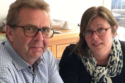 Bedemand Per Rasmussen og Birgitte Dyring fra Stressfri Viborg er gået sammen om at tilbyde sorggrupper for efterladte i Viborg og omegn. Privatfoto