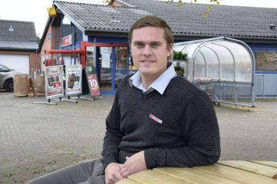 Efter treethalvt år som Spar købmand i Stoholm takker Mikkel Andersen af og overlader butikken til Daniel Hovgaard Nielsen. Arkivfoto