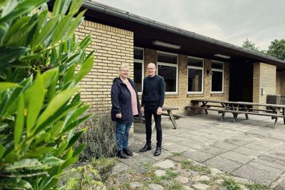 Jytte og Henrik Bondgaard har i 25 år drevet et nærliggende landbrug til Pårup-lejren. Landbruget går videre til femte generation, parrets søn, og de flytter i stedet til Påruplejren, hvor de vil bygge en privat bolig og fortsat leje stedet ud.