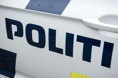 Motorvejen har også været spærret af et oliespild, men den skulle være åben igen.
