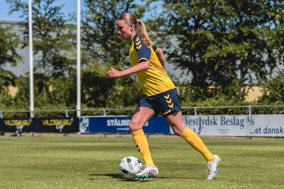 18-årige Mathilde Kaihøj blev nummer ét på topscorerlisten i forårets 1. divisions slutspil, hvor Vildbjerg tog førstepladsen og sikrede sig en plads i den almindelige 1. division til efteråret. Foto: Daniel Stentz