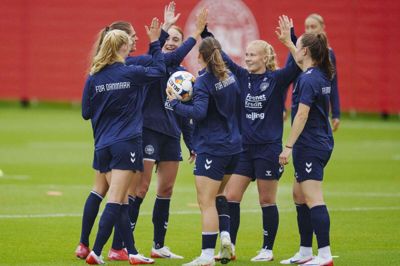 Danmark åbner fredag sin EM-slutrunde med et møde med Sverige på Stade de Genève. (Arkivfoto).