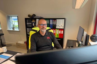 Thorbjørn Madsen, direktør for Vildbjerg Tekniske Værker, mener, at det er »win-win-win«, at Jysk Energi nu overtager værkets kunder i forhold til elhandel.