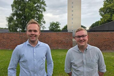 Mikkel Dam Jespersen (t.v.), formand for Liberal Alliance Herning, og partiets spidskandidat, Kenneth Storm, ser frem til det kommende kommunal- og regionalvalg.