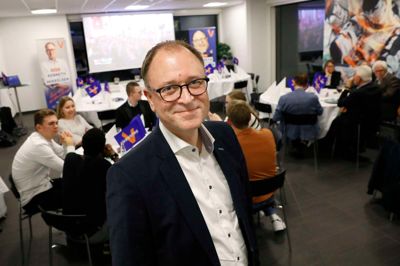 Kenneth Mikkelsen har tidligere været i Folketinget for venstre, men de seneste år har han været i det private erhvervsliv.