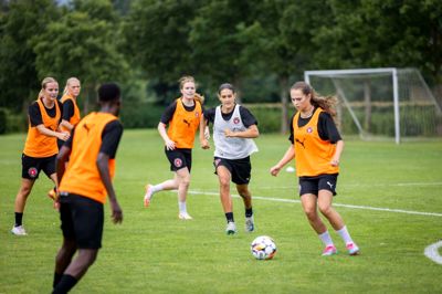 Der var både fokus, intensitet og højt tempo, da FCM-kvinderne i denne uge i Vildbjerg tog hul på sæsonopstarten forud for oprykkersæsonen i Kvindeligaen.