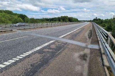 Motorvejsbroen går over Holtum Å mellem Brande og Arnborg. Foto: Vejdirektoratet.