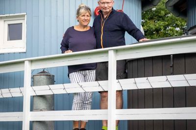 Ane Lise Nowak og Torben Jensen fra Korsør er klar på at bo i kornsiloen på Obitsøminde igen. De er på ferie i det jyske og lagde vejen forbi det unikke overnatningssted ved Feldborg.