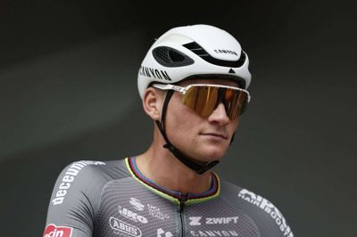 Før starten på 16. etape tirsdag er Mathieu van der Poel (Alpecin) udgået af Tour de France.