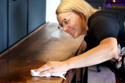 46-årige Tanja Westen Andersen elsker den kreative proces med at se på et gammelt møbel og forestille sig, hvordan det kan blive endnu smukkere.