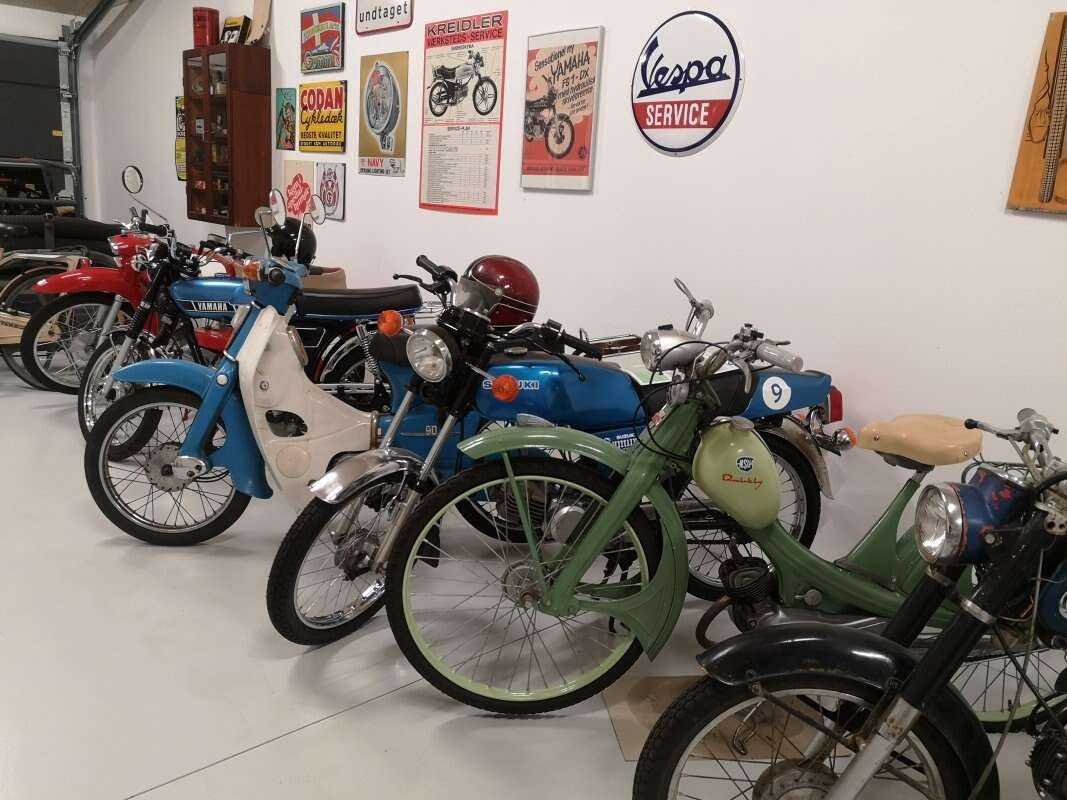 VW & Retro Museum har ikke blot en samling af 20 gamle folkevogne, men også specielle trailere og campingvogne, knallerter og cykler. Privatfoto