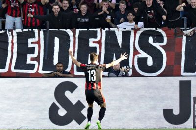 Med sin passionerede jubelscene, hvor Adam Gabriel spurtede to hele banehalvdele for at juble med FCM-tilhængerne efter sin scoring til 2-1, løb tjekken sig direkte ind i de midtjyske fodboldhjerter.