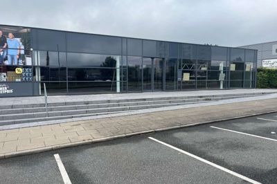 Kirppu bliver på Absalonsvej nabo til Skousen Herning i lokalerne, hvor Ønskebørn tidligere holdt til.
