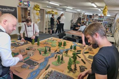 Jubilæumsdagen hos Projekt Nexus bød naturligvis på en masse spil. Her bliver der gjort klar til krigsspillet Valour and Fortitude.