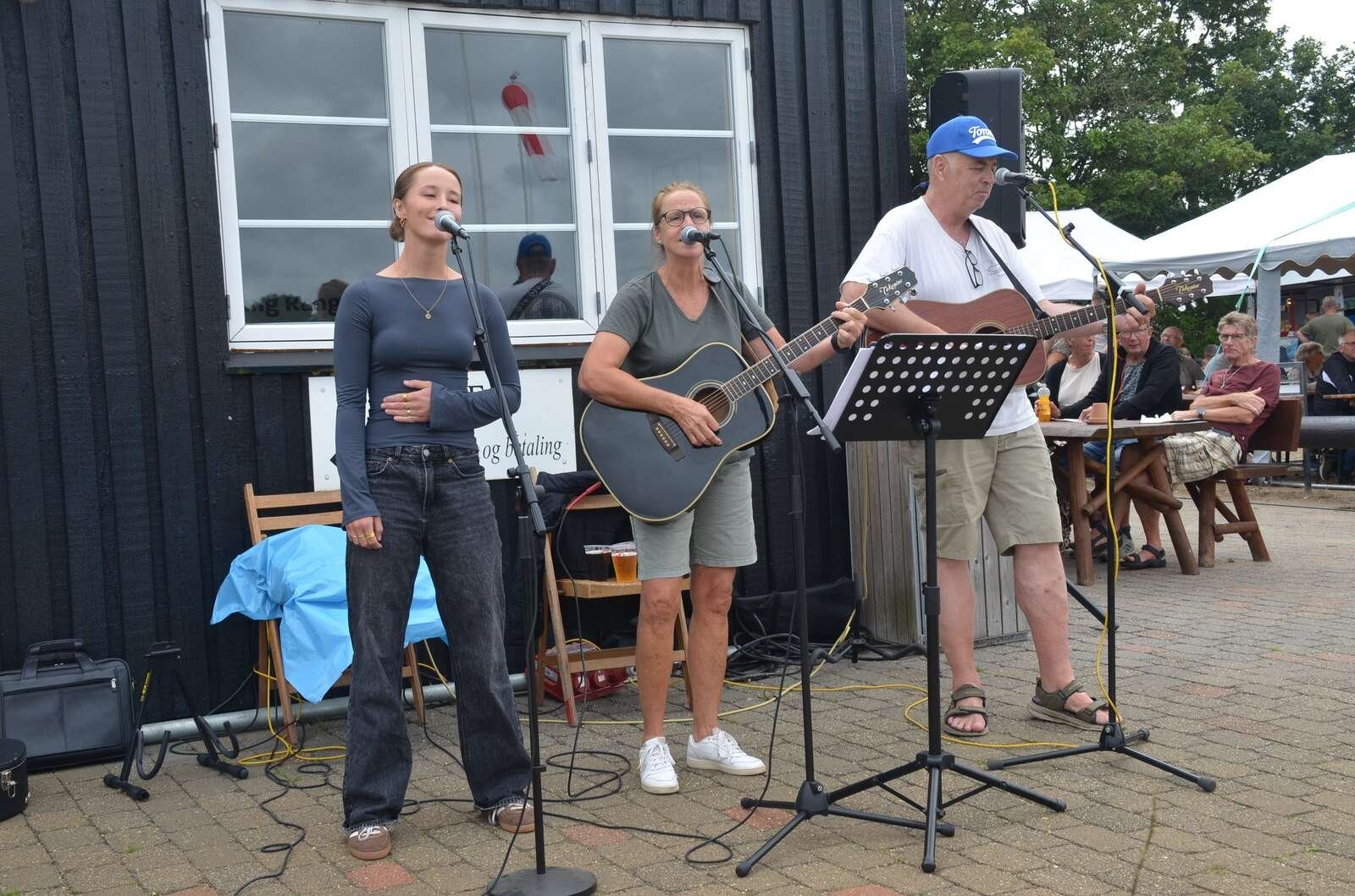 Der var dejlig lokal underholdning i Grønhøj.