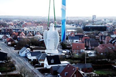 I slutningen af november 2023 blev fire nye eksemplarer af ørnene sat op på Sct. Johannes Kirke i forbindelse med en renovering af kirketårnet.