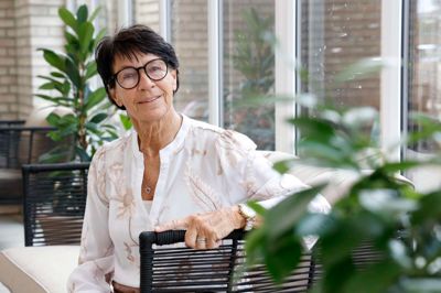 Inger Bisgaard gik ind i sin deltagelse med fuld overbevisning om, at hun ville finde kærligheden på »Hotel Romantik«. Det lykkedes ikke, men hun tror fortsat på, at det nok skal lykkes - og så fik hun meget andet godt med fra programmet.