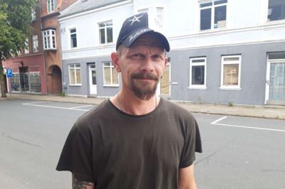 Jesper Klemmensen har tidligere haft butik i Kjellerup. Nu åbner han snart »Dyrenes Paradis« i den gamle avisredaktion på Søndergade 23. Foto: Morten Hallstrøm