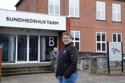 Marianne Karlsmose (KD) er medlem af regionsrådet i Region Midtjylland og udvalget for den nære sundhed. Hun er stærkt bekymret for den melding, læge Brian Nørgaard Albertsen er kommet med, og kalder hans kritik reel.