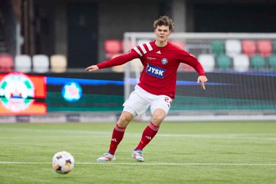 Alexander Priesborg Madsen fik et gult kort i slutfasen, da SIF's U19-drenge tabte i Horsens.