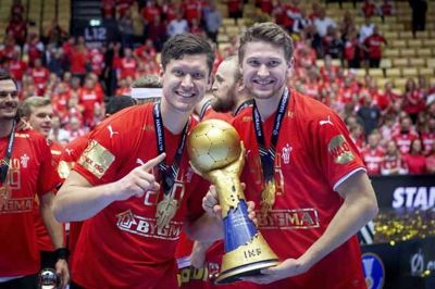 De to brødre Niklas (venstre) og Magnus Landin (højre) har nydt stor succes sammen på håndboldbanen. Billedet er taget i forbindelse med Danmarks VM-triumf i 2019 på hjemmebane. Onsdag 20. august fylder Magnus Landin 30 år.