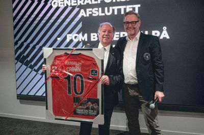 I 10 år sad Cliff Crown som en nøglefigur i FC Midtjyllands bestyrelse under den engelske rigmand Matthew Benhams ejerskab. Men mandag aften blev der taget afsked med den sidste tilbageblevne englænder. Nu fortsætter rejsen med Anders Holch Povlsen og Claus Steinlein i spidsen.