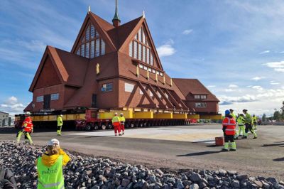 Kiruna Kirke nærmer sig her sin endelige destination.