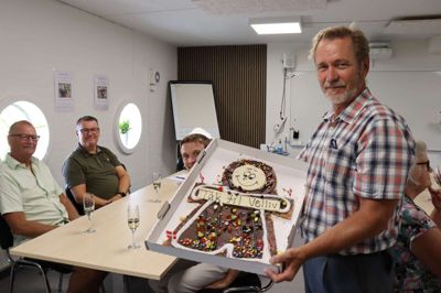 Der var kagemand og kaffe i Frivilligcentret onsdag eftermiddag i anledning af en donation til at styrke fællespisning. Kim-Rehne Nielsen repræsenterede den glade giver, foreningen Velliv.