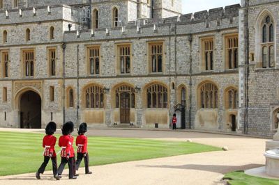Oplev majestætiske Windsor Castle - verdens ældste og største beboede slot, og en af kongens officielle residenser. Foto: Adil by Pixabay