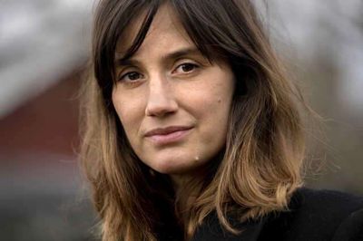 Danica Curcic spiller overklassefruen Katarina Hoffmann i Neflix-hittet Reservatet, der foregår i et overklassemiljø. Rollen som en del af eliten ligger langt fra den danske stjernes egen personlighed, fortalte hun i et interview med Ritzau tidligere på året. - Privat ser jeg ikke mig selv som del af en elite, men jeg kan godt se, at der er noget elitært ved mit arbejde.